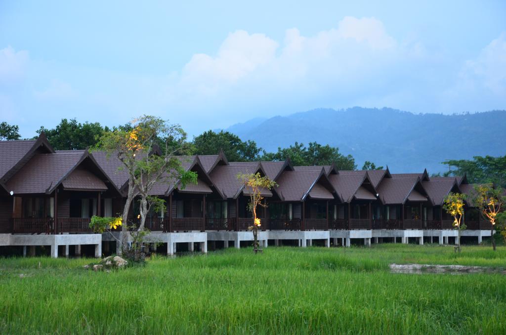 Farmers Villa Mae Nam Extérieur photo
